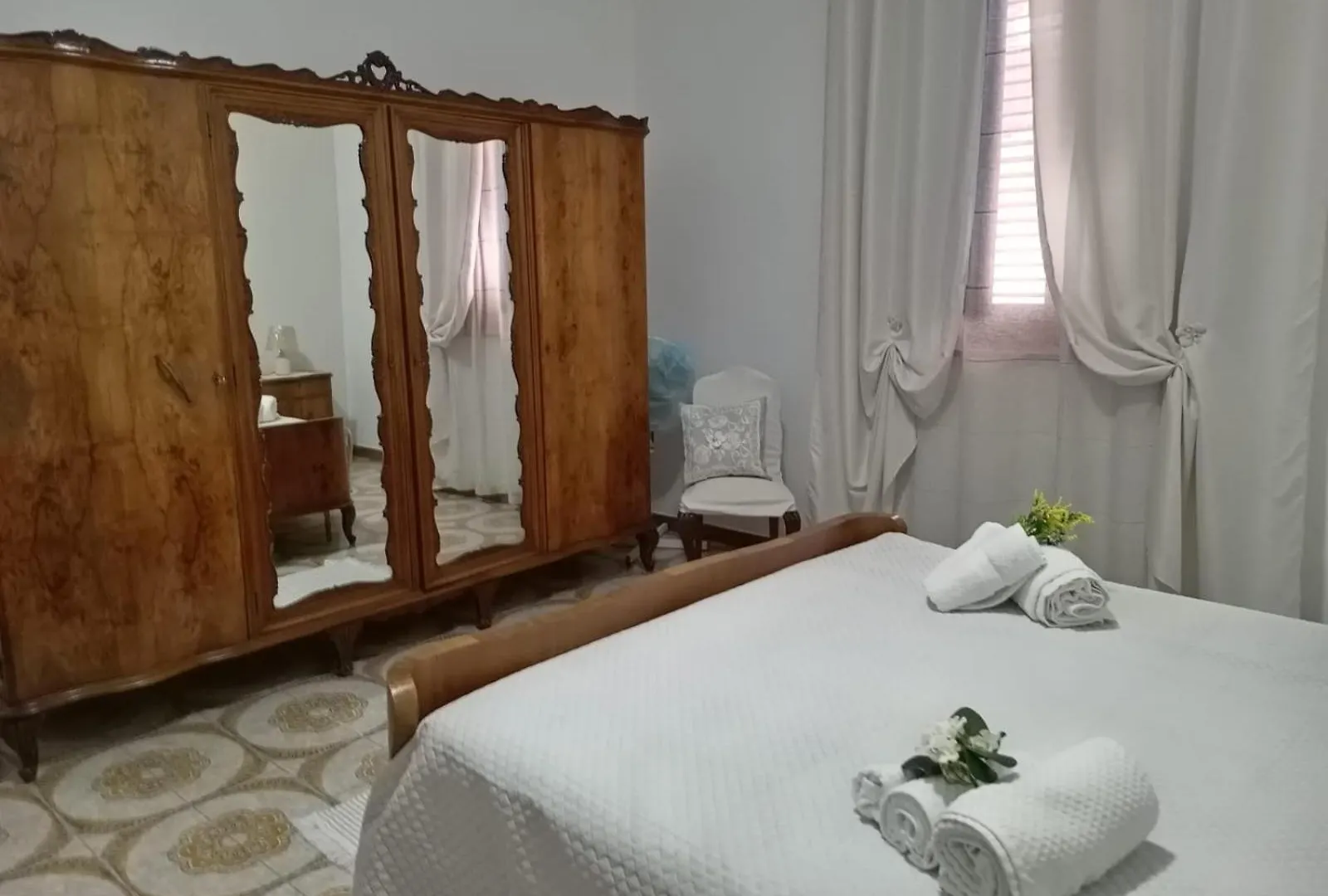 Casa Monteserrato Terrasini Itálie